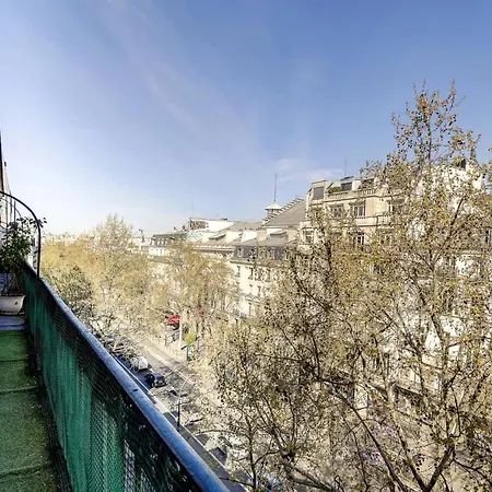 Flat De Luxe A Republique Avec Terrasse * Parijs